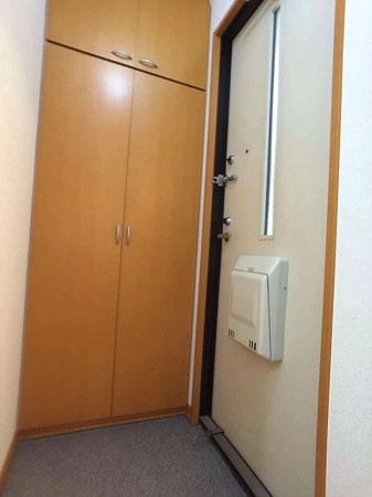 グリーンコートの玄関|明るい玄関です