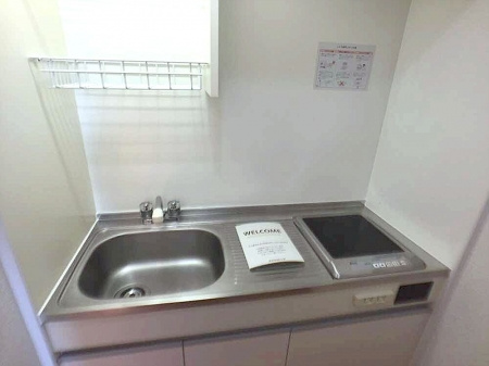 グリーンコートのキッチン|コンパクトなキッチンで掃除もラクラク