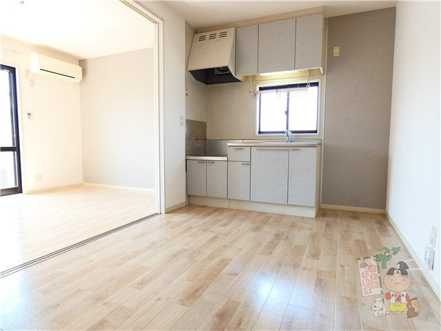 レーベン平井　Ａの居間・リビング