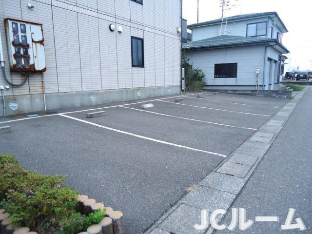 コート・ボヌールの駐車場