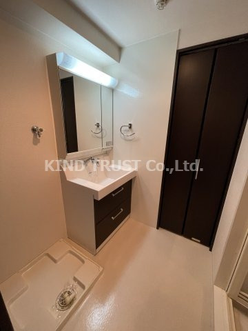 プリマクラッセの洗面所|明るい洗面所です