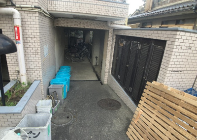 【外観】 | サンヒルズ橋本 | 土地の面積＝住宅面積ではありません。建ぺい率の問題などで、土地のある場所によって住宅を建てられる面積は限られています。高さもしかり、「土地」という言葉の中には、建築条件も含まれると考えておきましょう。