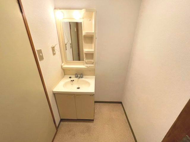 香里北ハイツの独立洗面台