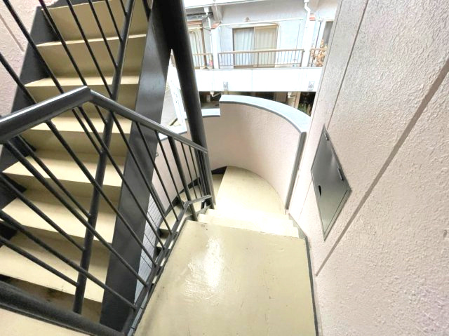 香里北ハイツのロビー