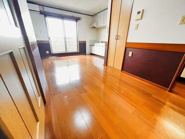 パークサイドＡの居間・リビング