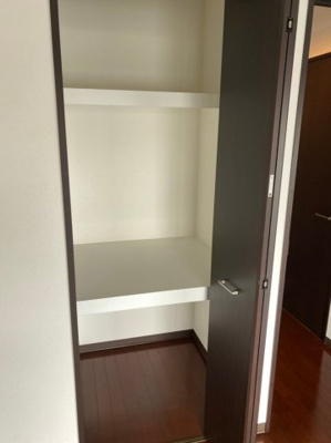 【洋室】 | KYハウスⅥ | 内装の写真は類似した部屋となり、現況と異なります。参考としてください。