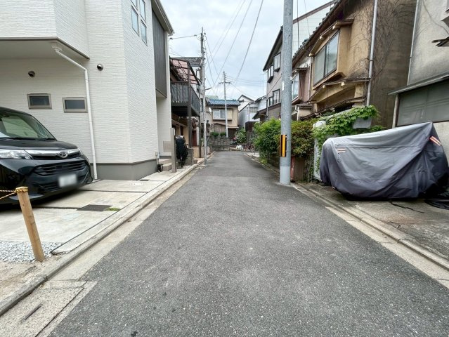 深草フチ町　建築条件付き土地の前面道路含む現地写真|【前道】