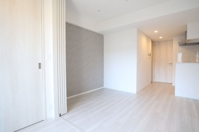 コンフォリア新大阪宮原Qの洋室