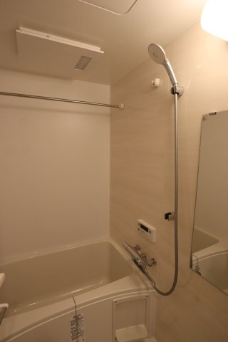コンフォリア新大阪宮原Qの浴室