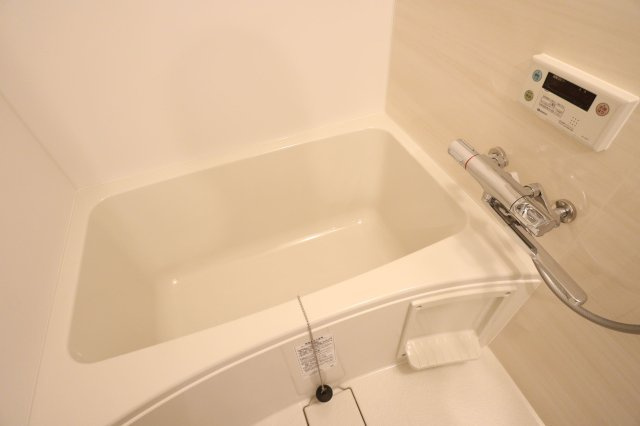 コンフォリア新大阪宮原Qの浴室