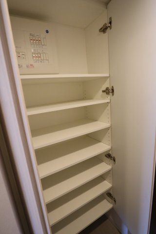 コンフォリア新大阪宮原Qの収納