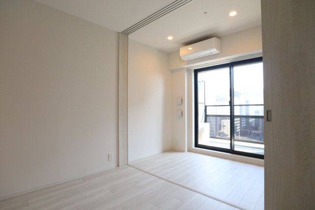 コンフォリア新大阪宮原Qの居間・リビング