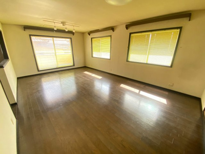 【洋室】 | 匝瑳市飯倉台　中古店舗兼居宅