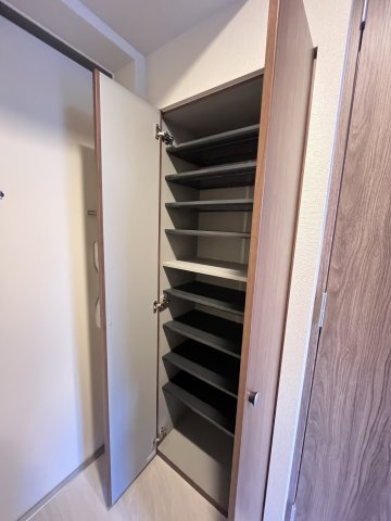 大阪市都島区片町２丁目の賃貸マンションの玄関