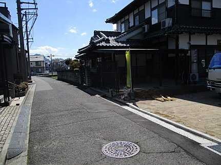 廿日市市阿品2丁目　新築一戸建て(全2棟)の前面道路含む現地写真