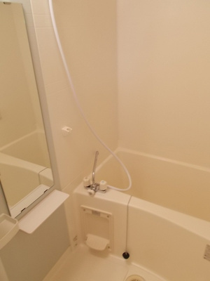 【居間・リビング】 | グランシャリオ | 8帖で少し広めな洋室です。