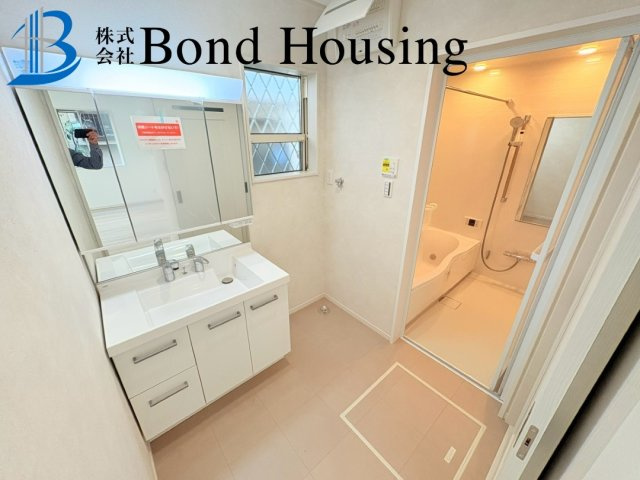 明石市朝霧町３丁目の新築一戸建の独立洗面台