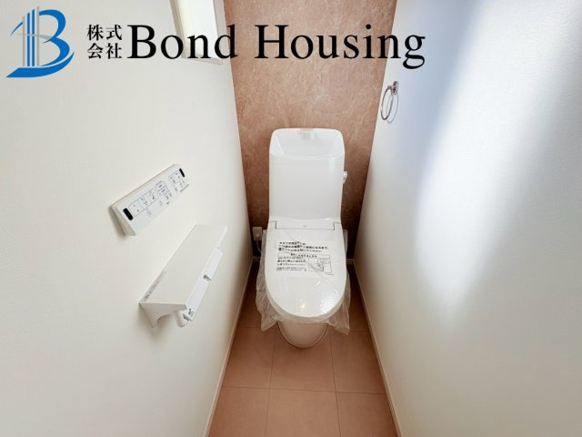 明石市朝霧町３丁目の新築一戸建のトイレ