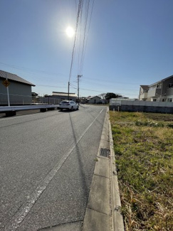 【前面道路含む現地写真】 | 木更津市金田東　土地　巌根駅　 | 前面道路は約10ｍ！見通しが良く車の出し入れもスムーズです。