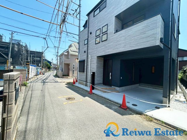 新築戸建　茅ヶ崎市南湖2丁目の前面道路含む現地写真