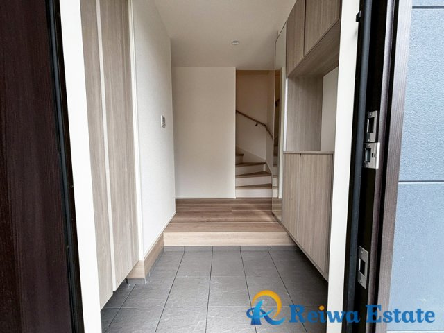 新築戸建　茅ヶ崎市南湖2丁目の玄関