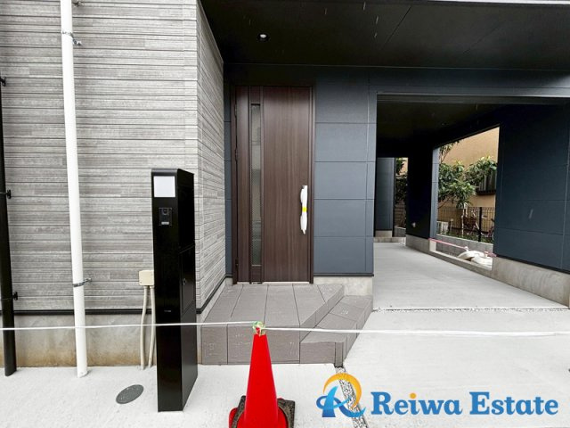 新築戸建　茅ヶ崎市南湖2丁目の玄関