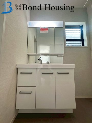 明石市朝霧町３丁目の新築一戸建の独立洗面台