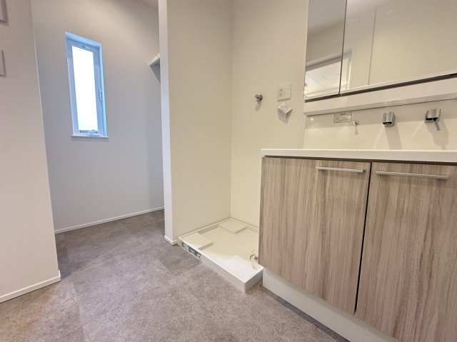 茅ヶ崎市松風台デザイナーズハウスの独立洗面台