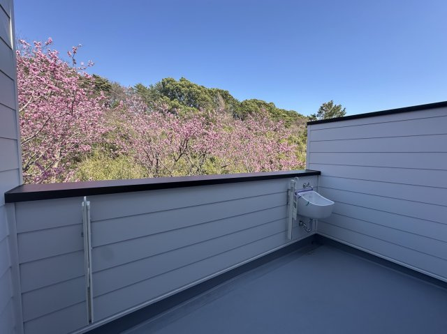 茅ヶ崎市松風台デザイナーズハウスのバルコニー