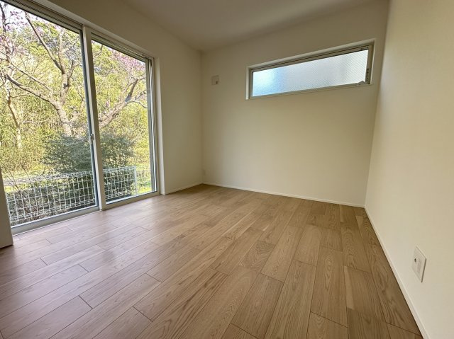 茅ヶ崎市松風台デザイナーズハウスの洋室