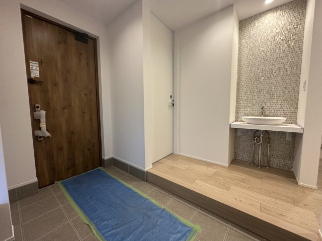 茅ヶ崎市松風台デザイナーズハウスの玄関