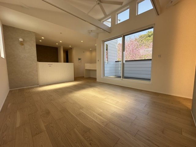 茅ヶ崎市松風台デザイナーズハウスの居間・リビング