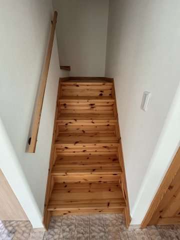 高浜市八幡町３丁目の店舗事務所の玄関