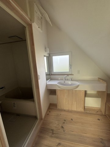 高浜市八幡町３丁目の店舗事務所の内装