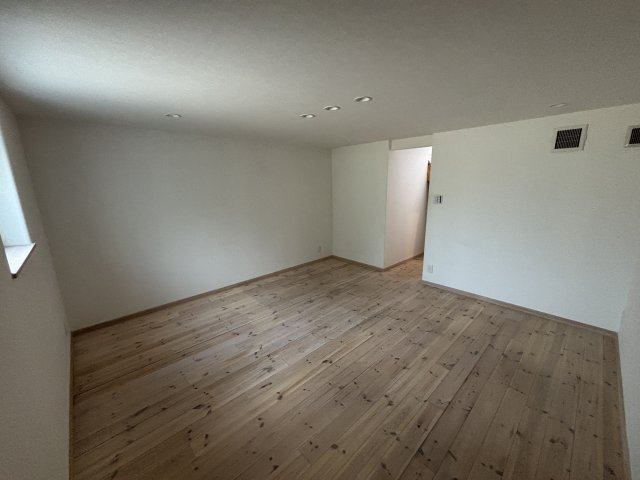 高浜市八幡町３丁目の店舗事務所の内装