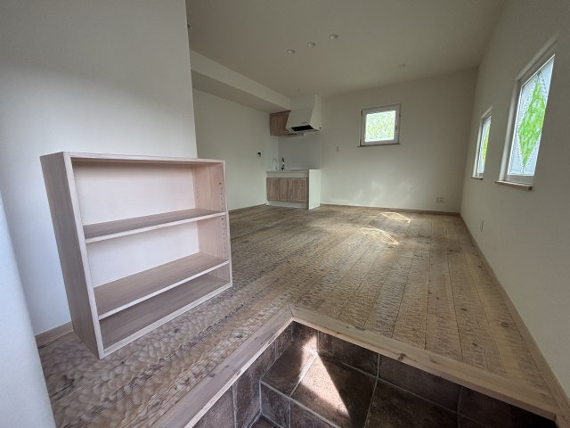 高浜市八幡町３丁目の店舗事務所の内装