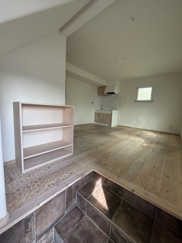 高浜市八幡町３丁目の店舗事務所の玄関