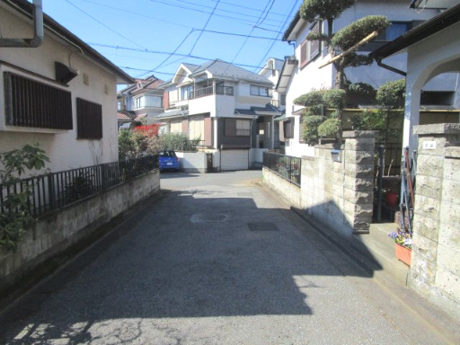 北本市北本宿　売地の前面道路含む現地写真