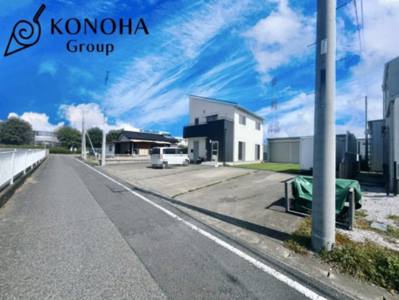 【中古戸建】伊勢崎市国定町の前面道路含む現地写真|■外観