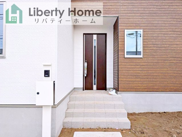 常総市豊岡町3期　新築戸建　1号棟のエントランス