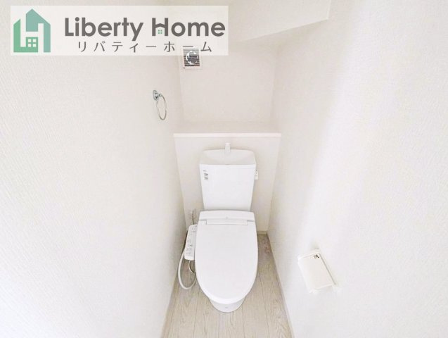 常総市豊岡町3期　新築戸建　2号棟のトイレ