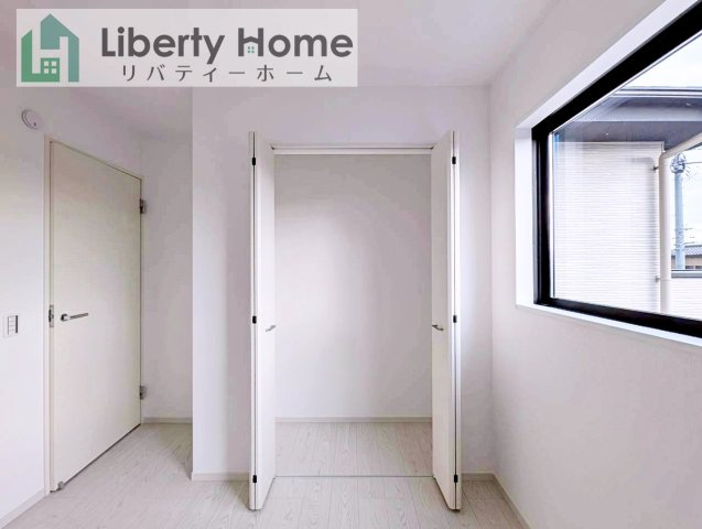 常総市豊岡町3期　新築戸建　2号棟の収納