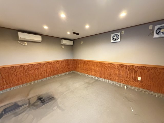 本星崎店舗1棟のロビー