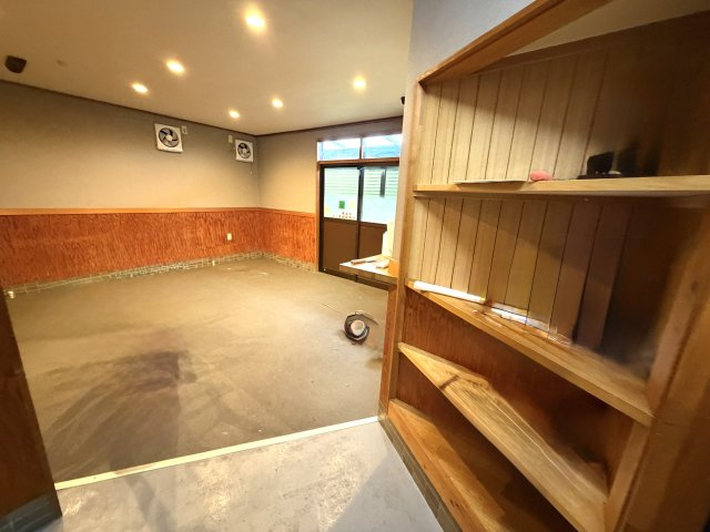 本星崎店舗1棟の収納