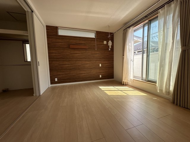 小田原市久野築浅戸建の洋室