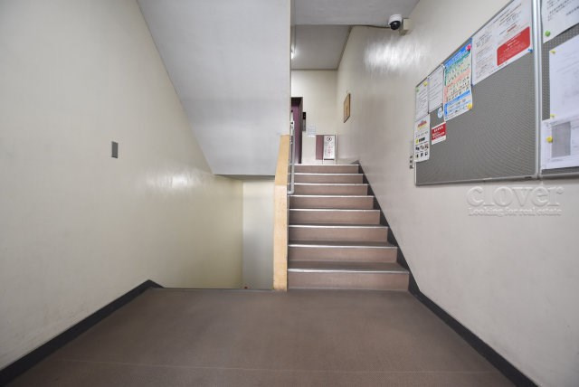 【ロビー】 | 池袋住宅（サトミビル） | エントランスホールの様子です。～即日のご見学可能～　お問合せはお気軽にどうぞ。