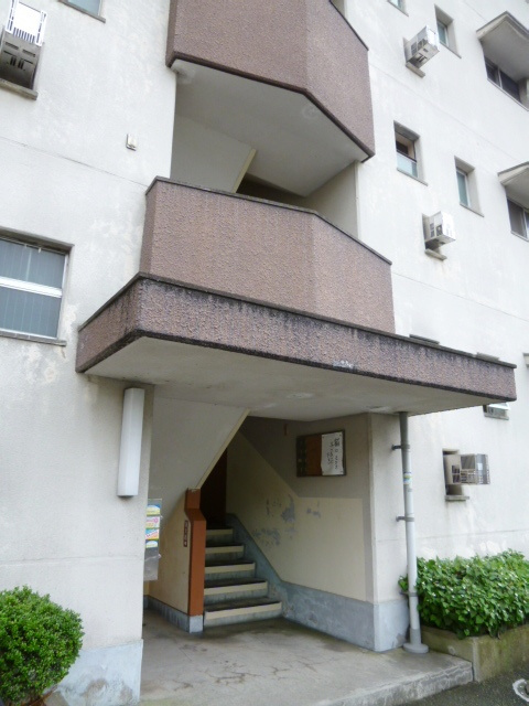 高松ビルのエントランス|エントランスです