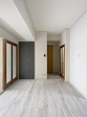 【洋室】 | シーズ・レフィネ