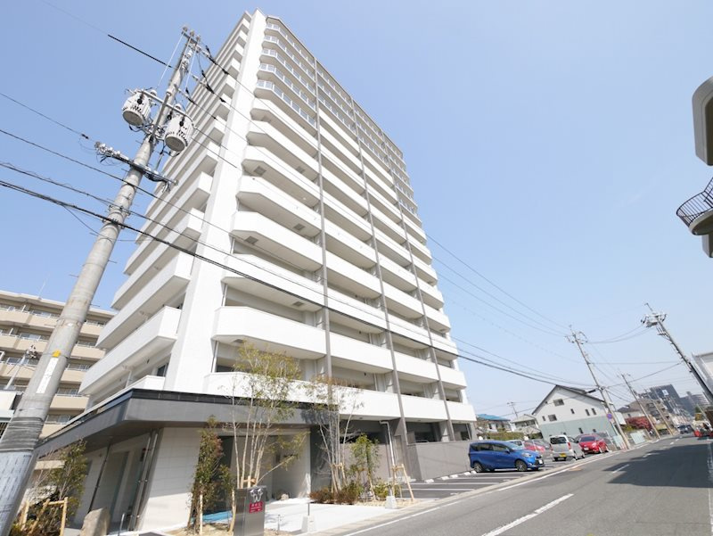 ヴェルディ西古松の外観