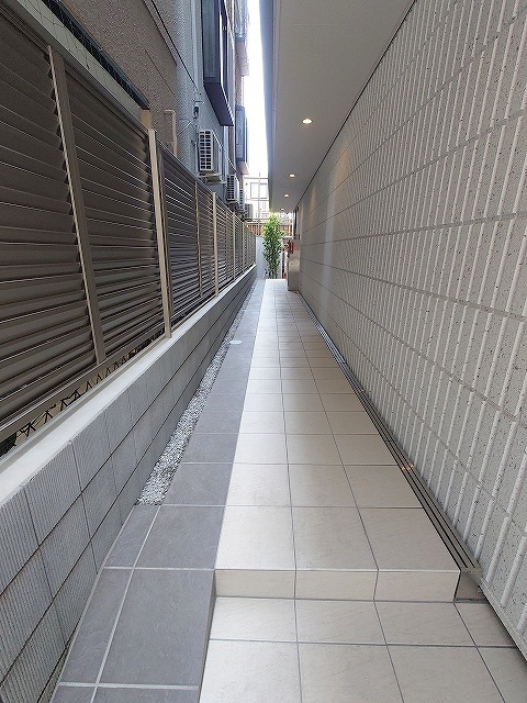 ジェネス南大塚のエントランス